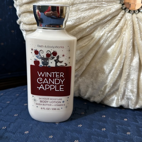 BATH & BODY WORKS SET. . . WINTER CANDY APPLE SCENT - Picture 5 of 6